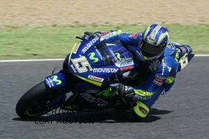 Honda RC211V MotoGP racer Sete Gibernau 2005 Estoril Grand Prix racing photo - Picture 1 of 1