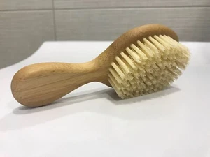 brush - Picture 1 of 1