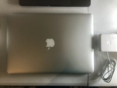 Apple MacBook Pro A1398 15" Retina Intel Core i7 2.2 GHz 16GB Ram 256GB Laptop - Image 1 of 4