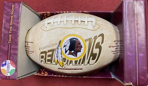 WASHINGTON REDSKINS FOOTBALL FOOTBALL EDIZIONE LIMITATA DI 25.000 IN SCATOLA RARO - Foto 1 di 3