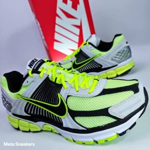 Nike US 12.5 Men's White Metallic Volt Black Retro -Zoom Vomero 5 FB9149-701 New - Picture 1 of 21