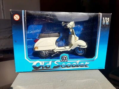 Motomodello  1/12- Heavy-Metal: Vespa 125 -Old Scooter--Nuova in Box- - Immagine 1 di 4