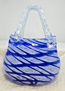 Brillantblaue Glas Handtasche Vase/Dekor - hell- und dunkelblaue Wirbel - 9,5" x 7" - Bild 1 von 10