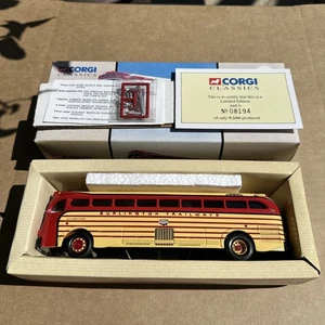 Corgi Classics 98465 -Yellow Coach 743- Burlington trailways - Picture 1 of 8
