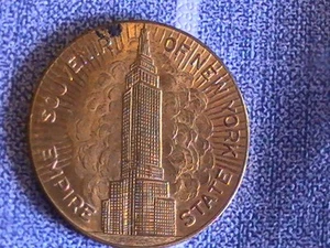 MEDAL NEW YORK CITY EMPIRE STATE SOUVENIR N.Y.C. GREAT SEAL STATE OF NEW YORK - Picture 1 of 4