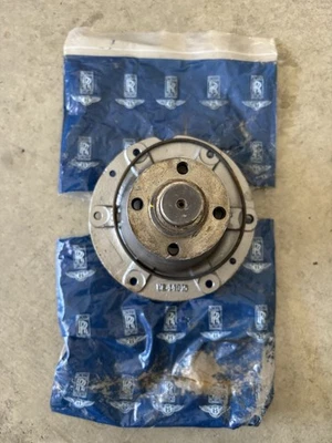 Bomba de agua Bentley Mulsanne Rolls-Royce Silver Spirit 1983-84 UE44915 (¿NUEVA?) Foto 1 de 4