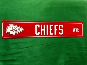 NFL Kansas City Chiefs "Chiefs Ave" Straßenschild Neu mit Etikett - Bild 1 von 2