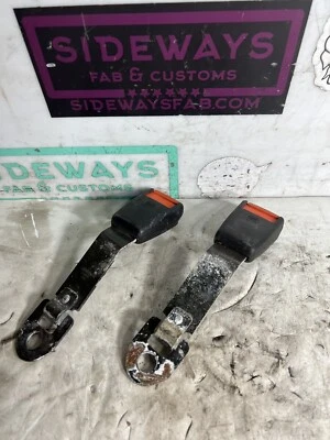 Par de receptáculos de cinturón de seguridad trasero izquierdo y derecho Porsche 928S 78-86 928 Foto 1 de 4