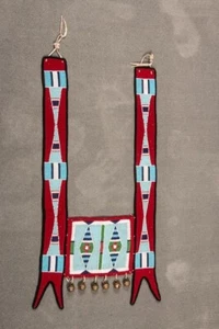 Old American Style Krähe Perlen Martingale rot Wolle Pferdehalsband 34 '' L, 16'' W - Bild 1 von 2
