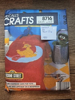 Vtg MCCALL'S  PATTERN Bedspread SESAME STREET UNCUT 8716 BIG BIRD OSCAR GROUCH - Image 1 of 2