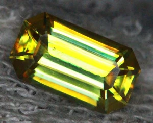 1 CT Rarest Color Change Natural Sphene/Titanite Cut Gemstone @pak See video - Picture 1 of 3