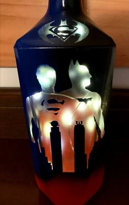 Заказная бутылка ликера с подсветкой Superman Batman мужская пещера/бар ликер подарок домашний декор - Изображение 1 из 4