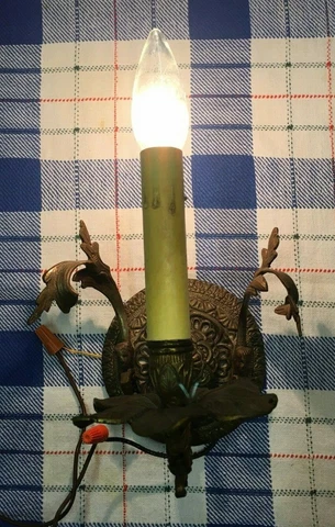 VINTAGE BRASS WALL SCONCE CANDLE LIGHT FIXTURE CHANDELIER WALL MOUNT LIONS HEAD Cover