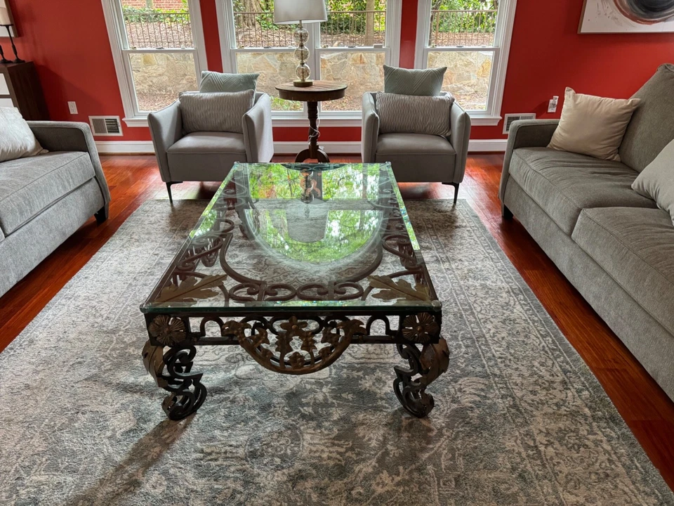 Mesa de centro de hierro forjado con tapa de vidrio: BASE 62" X38", TAPA DE VIDRIO 60"X36"  Foto 1 de 3