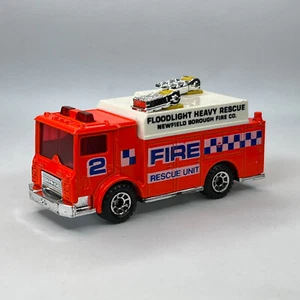 Matchbox MB 50 Mack Camión de Energía Auxiliar Cuerpo Rojo Fluorescente Unidad de Rescate de Bomberos - Imagen 1 de 5
