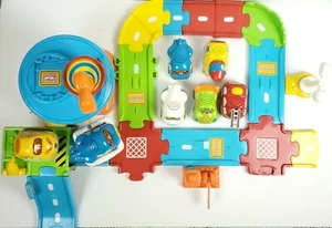 Lot of 25 Total Pcs VTech Go Go Smart Wheels Airport Playset 7 Wheels GUC - Picture 1 of 10