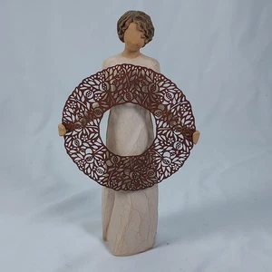 Figura Willow Tree Welcome Here Demdaco Susan Lordi 2010 mujer sosteniendo corona - Imagen 1 de 8
