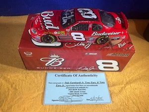 K12-7 DALE EARNHARDT JR #8 BUDWEISER - AUTOGRAPHED X3 - 2004 - CHEVY MONTE CARLO - Picture 1 of 12