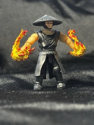 Mega CONSTRUX Custom Made Kung Lao. With 2 Fire Accessories - Image 1 of 4