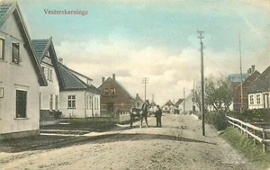 ESCENA CALLEJERA, VESTERKERNINGE, DINAMARCA, POSTAL VINTAGE - Imagen 1 de 2