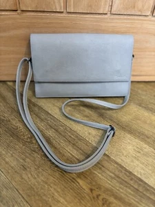 Bench Handtasche grau Schultertasche Clutch Lederoptik strukturiert 10” x 6” - Bild 1 von 12