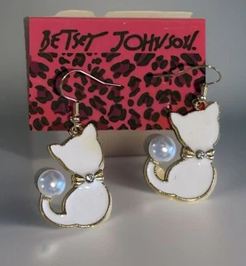 Betsey Johnson White Rhinestone Pearl Kitty Cat Dangle Earrings NWT - Picture 1 of 8