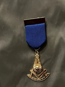 Past Master with Square Jewel Ribbon Pin Masonic Freemason Fraternity NEW! - Picture 1 of 2