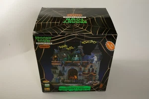 Lemax Spooky Town (UX2/JSF6) Frankenstein's Laboratory 2007 Halloween 418673 - Picture 1 of 24