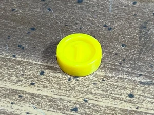 Vintage 1979 Milton Bradley MB DOWNFALL Spiel Original-Zubehör-Hersteller-Teil ~ NUR gelbe Festplatte #1 - Bild 1 von 2