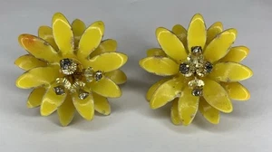 "Pendientes de clip florales esmaltados vintage amarillos margarita grandes llamativos 1,5""" - Imagen 1 de 7