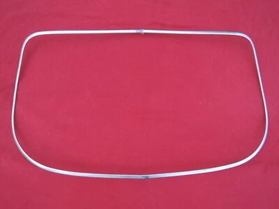 ALFA ROMEO 1965-69 GTV Usado Original ESTILO JUNTA Parabrisas AJUSTE CROMADO Y Clips Foto 1 de 4