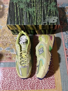 New Balance SALEHE BEMBURY X 530 'PROSPERITY BE THE PRIZE' Uomo Taglia 10,5 - Foto 1 di 10