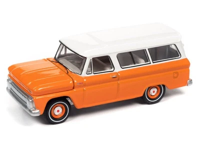 CHEVROLET Suburban - 1965 - orange / white - Auto World 1:64 - Immagine 1 di 4