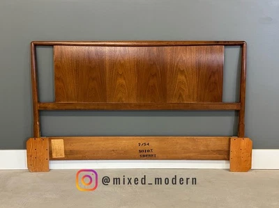 Cabecero Queen o Completo Nogal Acabado por Robsjohn Gibbings para Widdicomb Foto 1 de 4