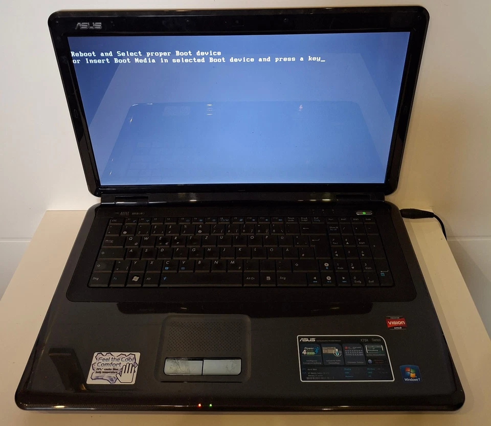 Asus X70A 17,3 Zoll Netbook ( 1371 ) - Bild 1 von 4