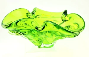 Canadian ART GLASS Chalet 3 Lobes & Ridged Ashtray Green Mid Century  Bowl - Picture 1 of 3