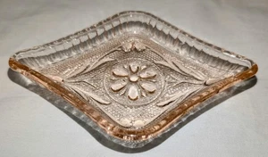 Diadem Sandwich hellrosa Glas diamantförmig Schmuckschale - Bild 1 von 9