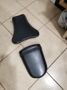 2005 Suzuki Gsxr 1000 Seat Set Rider And Passenger Near Perfect See Photos - Picture 1 of 7