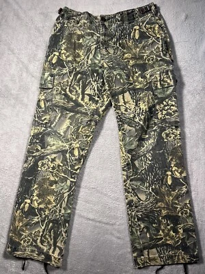 Cabelas Womens Size 10 Regular Seclusion 3D Camo Print Cargo Pants - Image 1 of 4