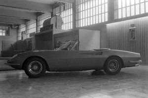 Ferrari 365 California (launch) 1966 Advertising Motor Show Car Old Photo 1 - Foto 1 di 1