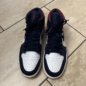 Größe 9 - Nike Air Jordan 1 Mid SE USA Olympic White Navy Blue Red 852542-104 - Bild 1 von 14