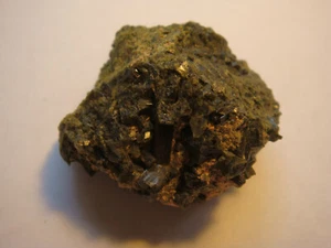Epidote Crystals Mineral Specimen From Mount Isa Qld 43 grams Natural - Picture 1 of 5
