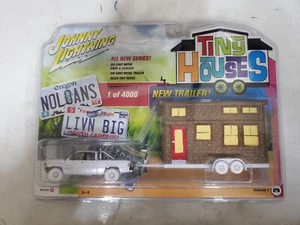 Jonny Lightning White 1996 Dodge Ram 1500 mit Tiny House braun - Bild 1 von 2