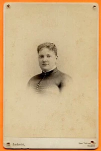 New York, NY, Portrait of a Young Woman, by Ludovici, circa 1880s Backstamp - Picture 1 of 3