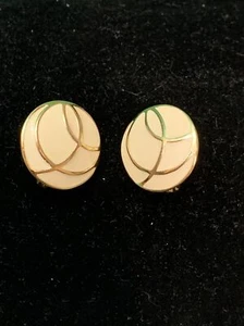 Vintage Monet Gold Tone Beige Clip On Earrings Estate Fashion Jewelry Find ReKG - Picture 1 of 7