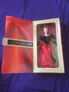 BARBIE WINTER SPLENDOR AVON EDITION -BOXED- - Picture 1 of 5