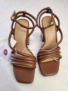 Sandalias con hebilla de tacón alto y bloque grueso con correa asimétrica para el tobillo A New Day para mujer 5,5 - Imagen 1 de 6