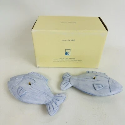 Sistema de cable de arte Pottery Barn para niños exhibición de obras de arte de pared decoración de peces azules nuevo Foto 1 de 4