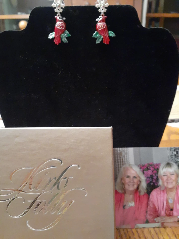 Pendientes Kirk's Folly Cardinal Love.  Silvertone. NUEVO EN CAJA 1 3/4" caída. Hermoso  Foto 1 de 2