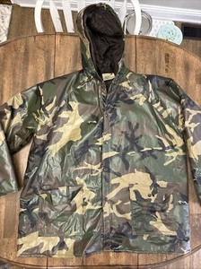 Vintage Winchester Mens XL Camo PVC Shell Foam Lined Hooded Rain Jacket Hunting - Picture 1 of 13